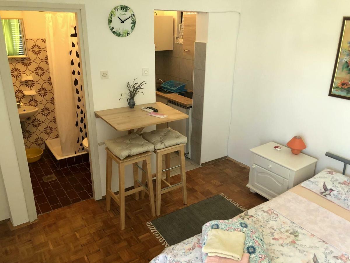 Guesthouse Vila Ruzmarin Ždrelac Dış mekan fotoğraf